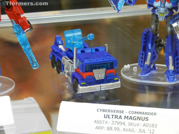 Transformers Prime Cyberverse Commander Ultra Magnus  (81 of 103)
